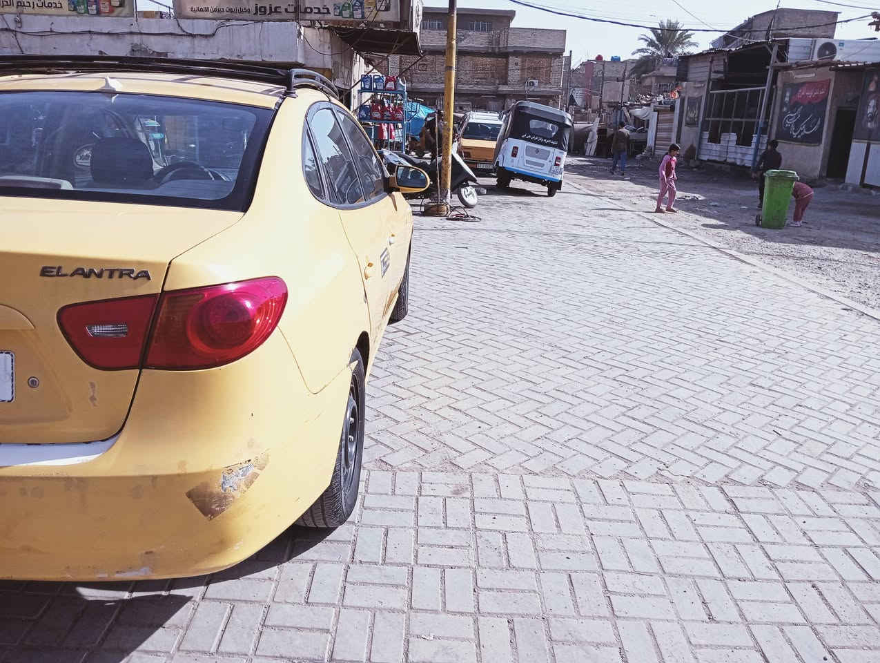 السلام عليكم ألنترا 2010خليجي ضررهه الباب الي خلف الصدر هيئه وغرامات مصفره بس مكينه بدايه تبخير السعر(٨٧) وبيهه مجال بسيط بأسمي السياره مكان بغداد مدينه الصدر***********
