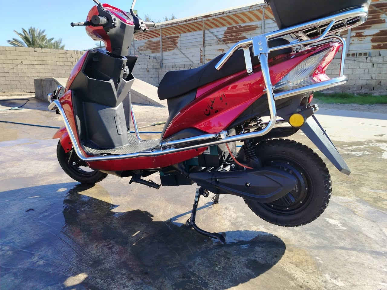 السلام عليكم دراجه لبيع جديده جدا مابيه اييي شيي كله شغال صار شهرين من أخذته فتح كرتون السعر 750 وبيه مجال بسيط الرقم ***********
