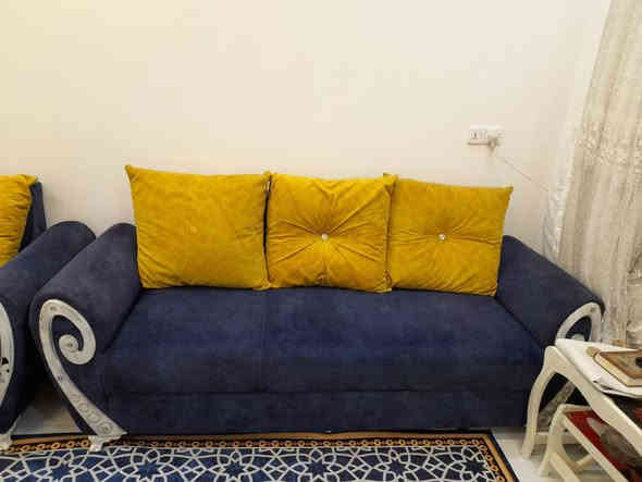 السلام عليكم..
تخم قنفات 10 مقاعد نظيف جداً 
حي الجهاد الرفاق الأولى قرب حسينية الأمام موسى الكاظم..
 السعر.. 500 الف
***********
