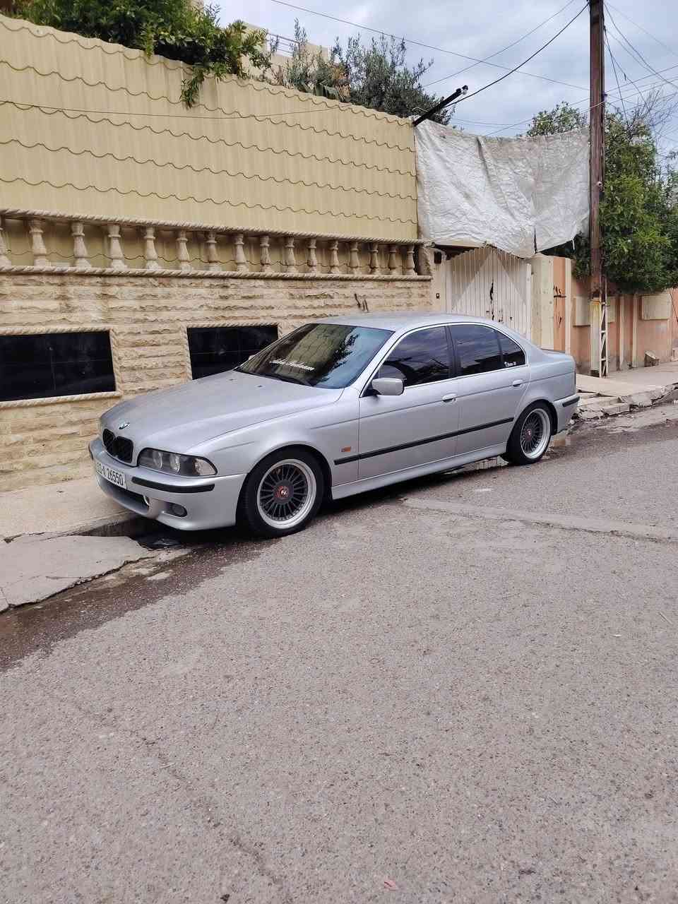 BMW 528 2001 رقم بغداد بسمي 
صبغ جماليه فقط فقط كفاله عامه عدا ملاحضات محرك وكير بلكارتون 
*********** 
لتكلي ليش ممنزل لسعر الي يريد يشتري عنده رصيد يخبر ويدلل سعر مناسب وماغني مكان موصل

