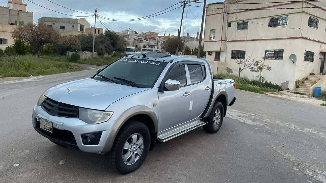 ☎️٠٧٧٢٠٦١٨٤٥
ميتسوبيشي L200 موديل ٢٠١١ فحص كامل 7 جيد  وصيانة الشركة بحالة الوكالة للبيع
محرك 2500 cc تيربو ديزل قوي واقتصادي جداً 
جير عادي 5 غيار
نظام دفع رباعي 4X4 
ترخيص لغاية ٧/١/٢٠٢٦
سعر٧٦٠٠
مرايا كهرباء
كشافات
زجاج كهرباء
AUX , USB
سنتر
مكيف حامي بارد
ومزيد من الإضافات المميزة...


**إذا كنت صاحب هذا الإعلان وتريد حذفه لأي سبب، رجاءا أرسل رسالة إلى الدعم الفني**