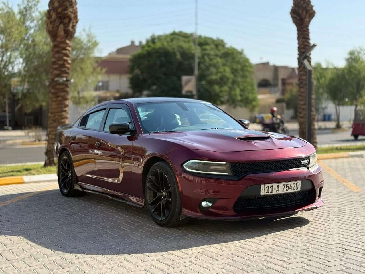 السلام عليكم جارحر دايتونا 5700 للبيع موديل 20 بيهه بس بنيد بدون ايرباك ماشيه 74 الف السياره مابيهه نقص برغي فووول مواصفات بدون فتحه السعر 22 الف دولار يعني 220 ورقه للاستفسار *********** مكاني بغداد حي الخضراء
