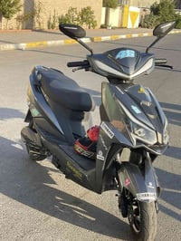 ماطور سكنس شحن للبيع ماطور نضيف بي ثلاث بطاريات واكفه السعر 300 077476...