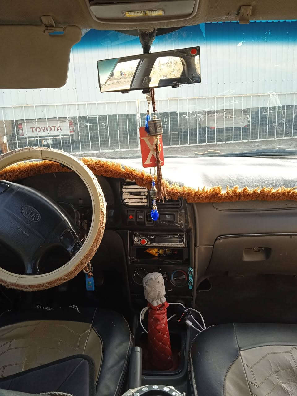 السلام عليكم سبكتر للبيع 2002 رقم بغداد 35 وبيها مجال للشراي مكينه وقير مكفولات مبدله بدون حادث***********
