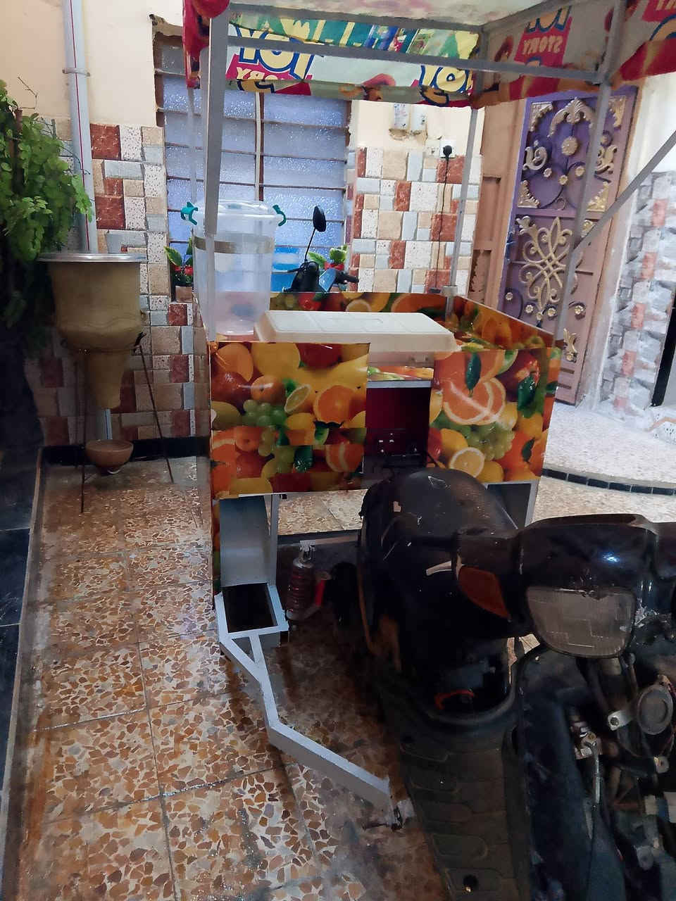 للبيع محرك امعمر وايرمنيه شغاله سلف يشتغل بس باتري ضعيف السعر 400وبي مجال ***********
