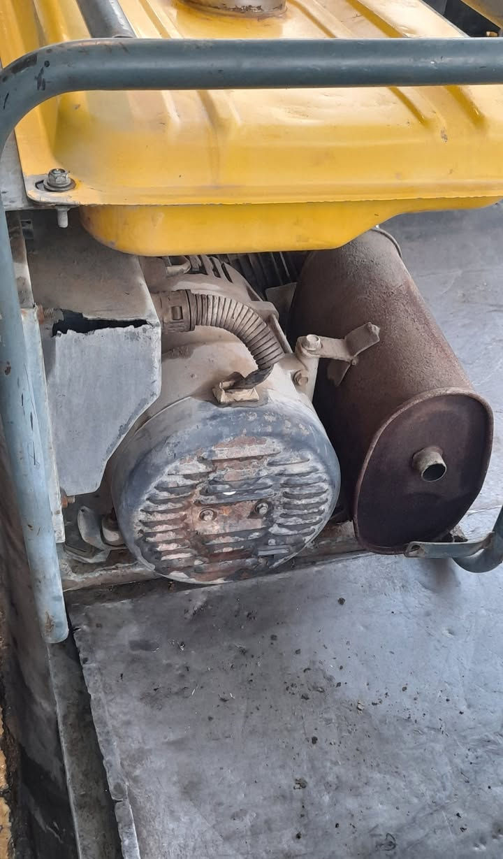 يوجد لدينا مولد كانزو للبيع نظيف 

شرط المحرك بلادي وراس التوليد نحاس وشرط الشغل 

العنوان تكريت حي العصري قرب مدرسة الخنساء 

الهاتف   ***********  عمر 

ورشة الحكم لتصليح المولدات بانزين وكاز وبيع الئدوات الاحتياطيه
