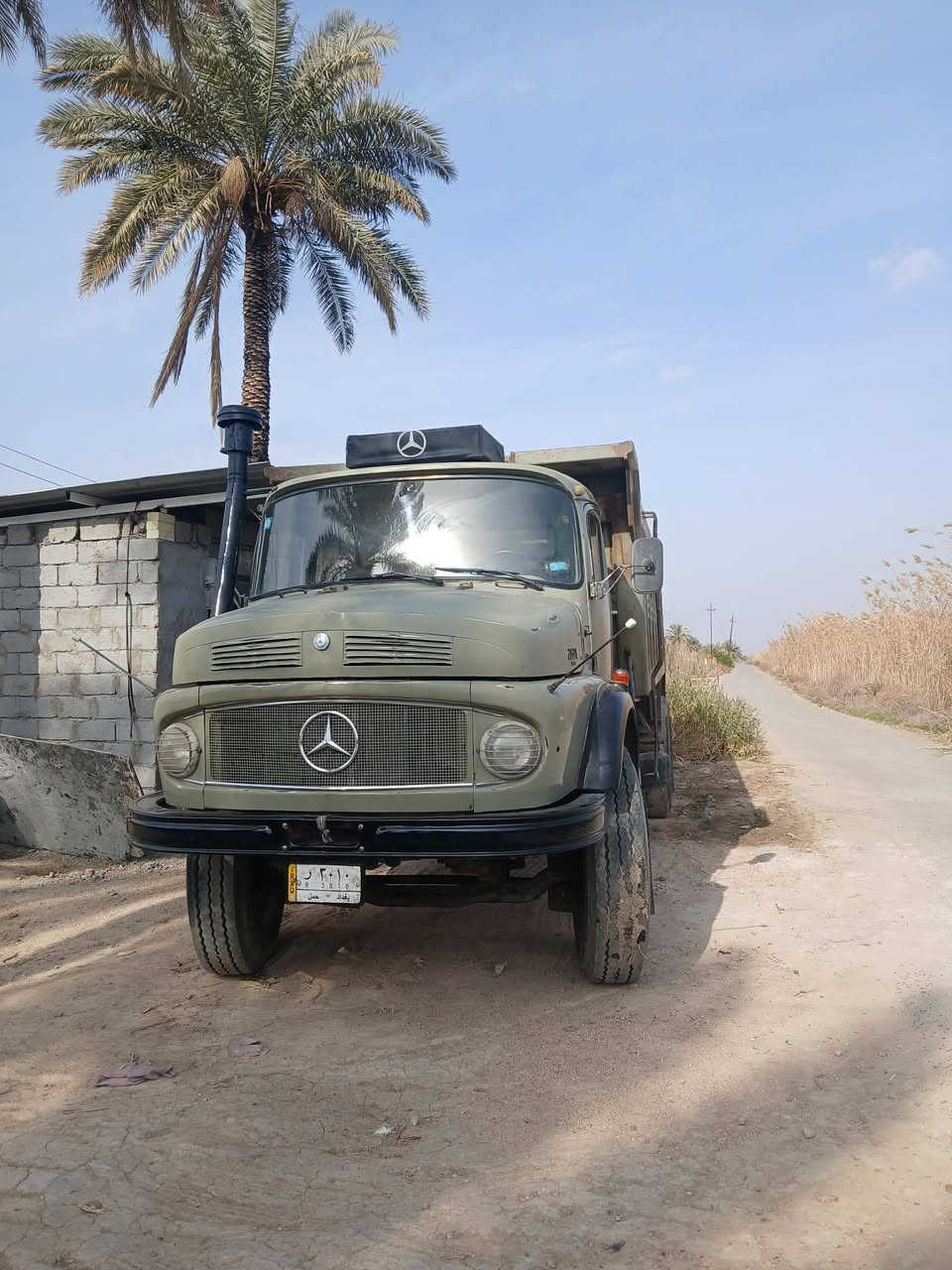 سياره للبيع ٨١ بلاد شاص وقماره بغداد استندر حاويه تبريد شغال ستراك شاصي كفاله من الصبغ والتعديل ***********   ***********
