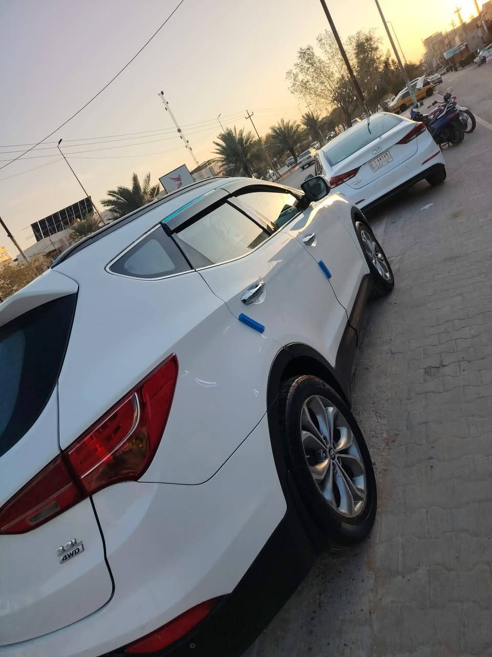 السلام عليكم سياره سنتافي مديل 2014 سياره خير من الله مانقصه برغي مكينه وكير تبريد3 قطع حداديه نضيفه متجايه صبغ عام 7ركب اني مكلف بلنشر الاستفسار اكثر اتصل ‏‪***********‬‏ راعي السياره السعر 125   وبيها مجال
