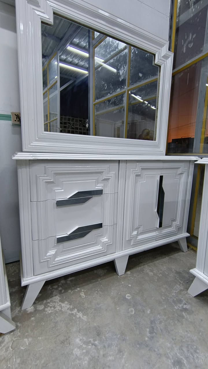 غرفة نوم 6 أبواب مع ملحق داخلي
شغل عراقي على الموديلات التركية وبمواصفات عالية الجودة.
طول الكنترول: 3 متر و20سم
ارتفاع الكنترول: 2 متر و40 سم
زاوية ملابس بارتفاع الكنترول
عرض الزاوية: 1 متر و10 سم
تحتوي على 11 قطعة
الصبغ: درجة أولى
الداخل: صاج
القاعدة: بلوك صاج 16 مليم
الظهر: جرجوبة ضب (براغي)
تنفيذ دقيق وتشطيب عمل درجة أولى
💰 السعر: مليونين وربع
🚚 السعر شامل شد والنقل داخل بغداد
📦 يتوفر شد ونقل لجميع المحافظات

***********
