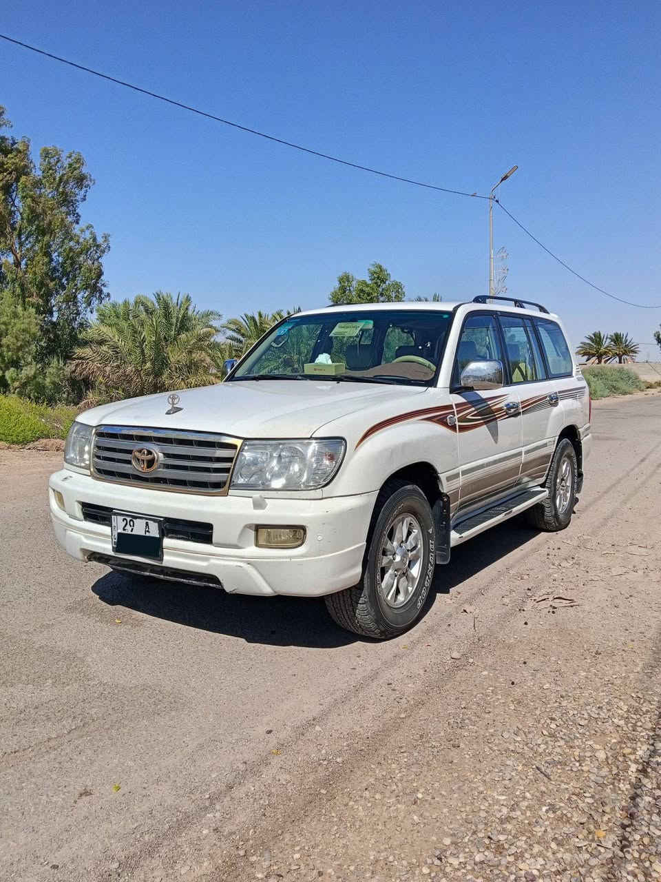 السلام عليكم لاندكروز مونيكا موديل 2000 رقم واسط دولي تحويل مباشر تبريد ثلج + ثلاجة وسطيه دبل تانكي كير اوتاماتيك محرك 6 بلادي جام كهرباء شاشة كبيرة لمس قفل سيارة سنتر ريمونت 7 راكب داخل جلد مصبوغه حزام جماليه مكان السياره واسط الكوت الاتصال 
***********
***********
