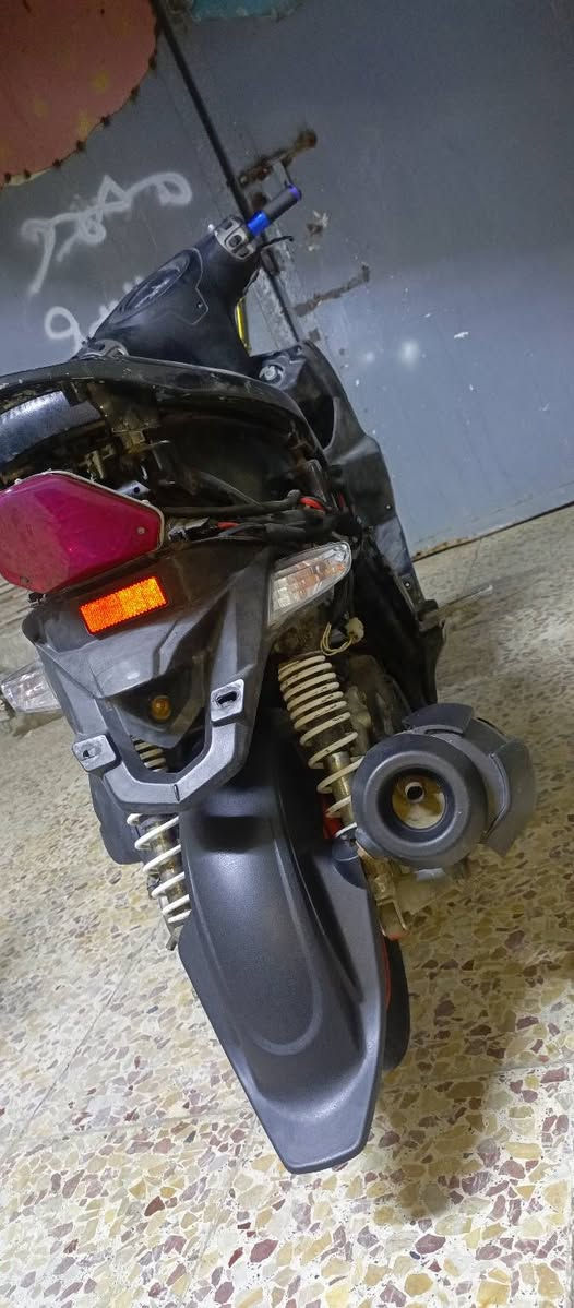 سلام عليكم البيع تشتغل من تحمه تكطع نار درجة لبيع فقط كفلهه من عقل ومحرك يشك الكاع وناعمه البيع قفل ٣٥٠
بكاني الغرير ساحت الوسكار ***********
