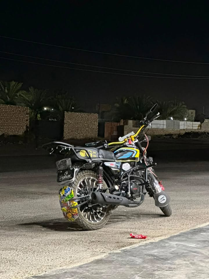 السلام عليكم
بيع سريع جوه السوك

سونلنك موديل 2026 

محرك 200 cbf ضاغطه وزنجيل اي رجه بالدراجه ترجع

عليها سكان رياضي 

درع عمل

سبايدر خلفي 

طياريه خلفيه 

مرايات رياضي ولبلادي موجوده

وعليها هواي تزويد كله رياضي

بس شاشه مالتها نضربت واكفه ماتشتغل

سعر الدراجة مليون و150 الف

 

عنواني الرمادي ابو طيبان

علماً الدراجه صار شهر طالعه من المعرض مكاتبه مال المعرض وياها 

شراي اتصل مو شراي لاتعبني رجائاً

موجود واتساب

***********
