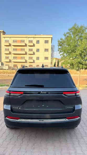 السلام عليكم 
جيب گراند شيروكى 2023
سعر :270 ومجال 
عداد المسافة : 18 الف
حجم المحرك : 3.6L(6سلندر )
ملاحظة : فقط چاملغ صبغ 🛑 اثنين قطع تبديل شركه بدون نقطه دواخل ✅
ارباگ سستم بلادى ✅ 

الموصفات :
فورويل 4x4
شاشة الكتروني 
بصمة تشغيل
بصمة 4 ابواب
تشغيل عن بعد (𝐑𝐄𝐌𝐎𝐓𝐄 𝐒𝐓𝐀𝐑𝐓)
هاند بريك بصمة 
شاشة دشبول ديجيتال
رادار امامي (تحديد مسار)
رادار جانبي  (نقاط عمياء)
رادار خلفي 
حساسات امامي
حساسات خلفي 
نظام : 𝐄𝐂𝐎
نظام : 𝐍𝐎𝐑𝐌𝐀𝐋
نظام : 𝐒𝐏𝐎𝐑𝐓
كشنات هيتر
تحكم استيرن 
استيرن هيتر
تبريد لمس
تبريد مركزي 
لايتات ليد وعدسة زينون بيلادي
بيلاجكتور 𝐋𝐄𝐃 بيلادي
بكلايتات 𝐋𝐄𝐃 بيلادي
ويل كروم
وبعد هواية مواصفات …
‏ ‎تفاصيل اكثر الاتصال علی ارقام التاليه 

‏ WhatsApp - Vibir
☎️[hidden information]
***********
عنوان📍عقره 
‏ اكر
