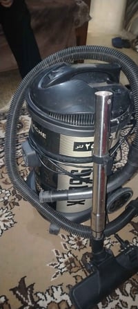 مكنسة كهربائية • أجهزة منزلية