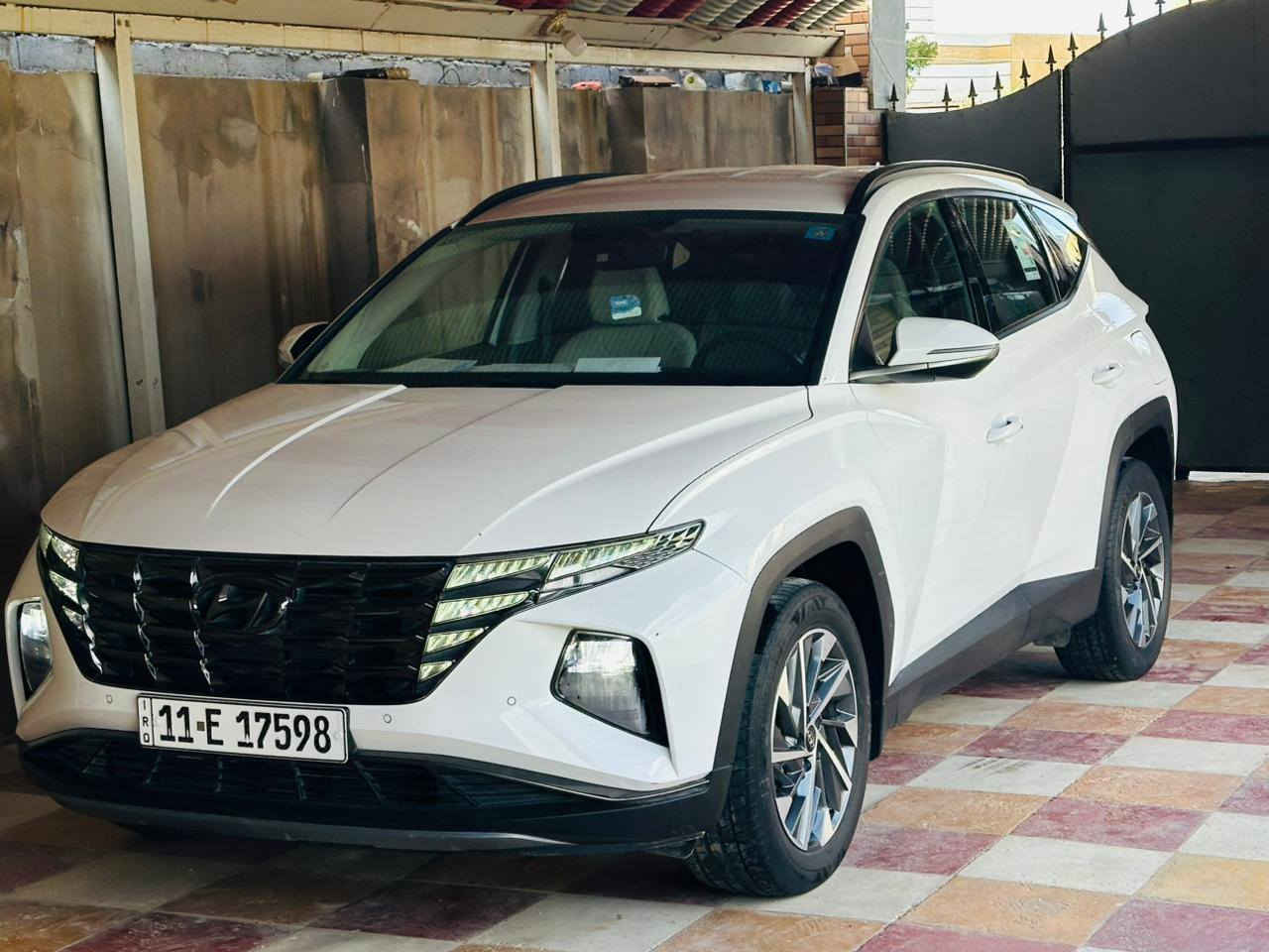 السلام عليكم 
للبيع توسان 2024 خليجي 
 محرك 2000 دوش
 كفاله عامه 
 رقم بغداد الدولي بأسمي
ماشيه 40 
مواصفات
بصمات ثنين
  كشنات كهرباء 
سايد بريك بصمه 
شاحن لاسلكي 
بصمه مري 
 كاميرا خلفيه
  تخم تاير مال شركه بلادي
  سعره 218 وبيها مجال الشراي يتصلل
غير متواجد علئ الفيس
***********
***********
