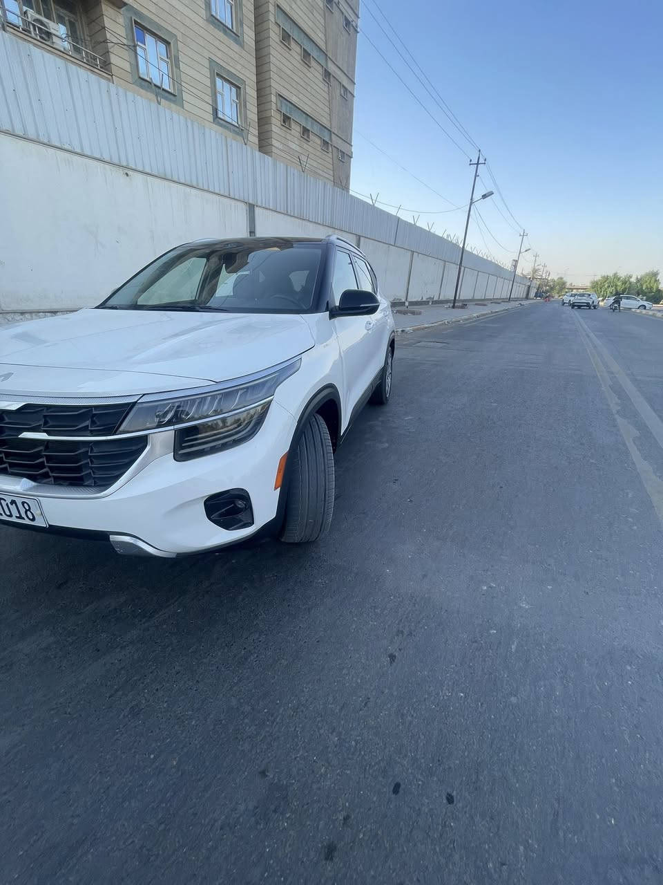 السلام عليكم. سياره سيليتوز. مديل 2021.   السياره.  تو كلر.  تحكمات. ستيرن.    مكينته.  1600 تيربو.     وارد أمريكي.  بيه.  جاملخ وبنبدا.    وبيه. قطعتين.  كلير.     ماشيه.  88.000 km.   السعر  145.  وبيه مجال.  المكان. بغداد.  سبع أبكار.    الرقم. ***********. 
. .  متواجدً
