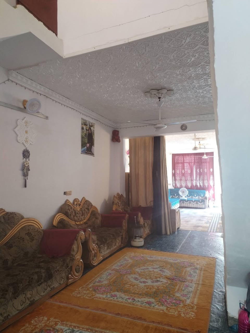 للبيع //
دار للبيع  ا
محتوياته 
غرفه نوم +هول استقبال مطبخ. مجمع صحي
ملاحظه// البيت جديد العام مبني 
طابو زراعي /سند ٢٥
البناء بلوك  صب كونكريت 
مساحه / 180 ويزيد 
العنوان طهمازيه فرع المدرسه 
يبعد عن الشارع العام 500 متر ويبعد عن الشارع الفرعي تبليط 40 متر 
اتصل ***********
خدمات ماي كهرباء مجاري
