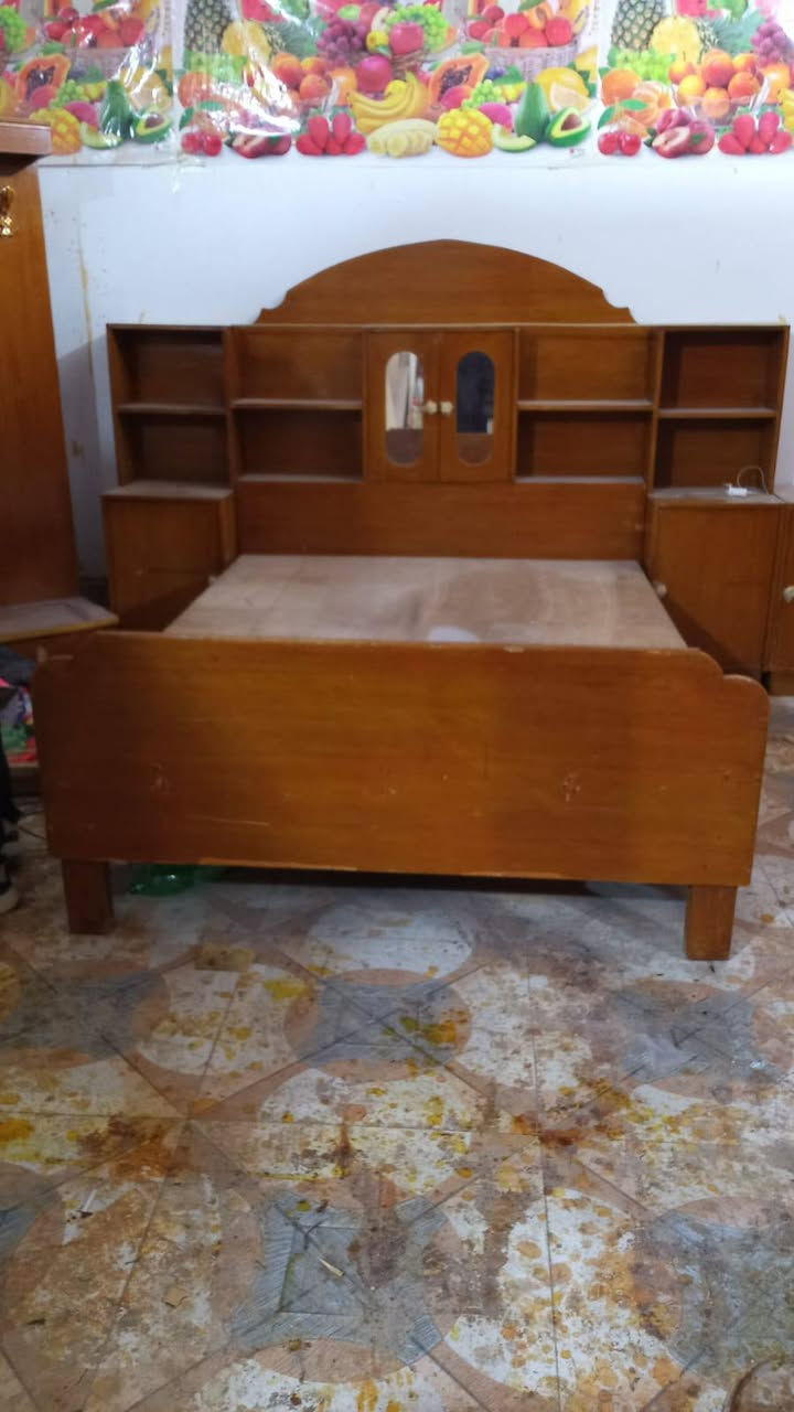 غرفه نوم نضيفه شغل معمل سعره 500 وبيهة مجال مكان رمادي ‏‪***********‬‏
