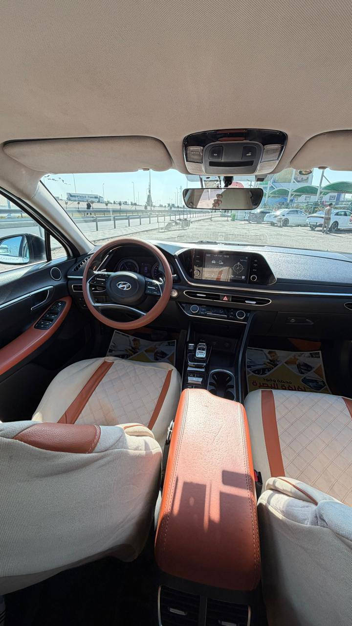 السلام عليكم للبيع هونداي سوناتا موديل 21 معلايه 23 حجم الماكينه 2500 هايبرد ماشيه السياره 96,000 فول مواصفات عدل بانوراما لایت زنون تبريد خلفي بصمه ابواب رقم بصره تحويل تكسي دبي مصبوغه عام بيها ضربه خفيفه بصندوك الخلفي وهذا السونار موجود المكان بصره زبير السعر 138 وبيها مجال للاستفسار ***********
