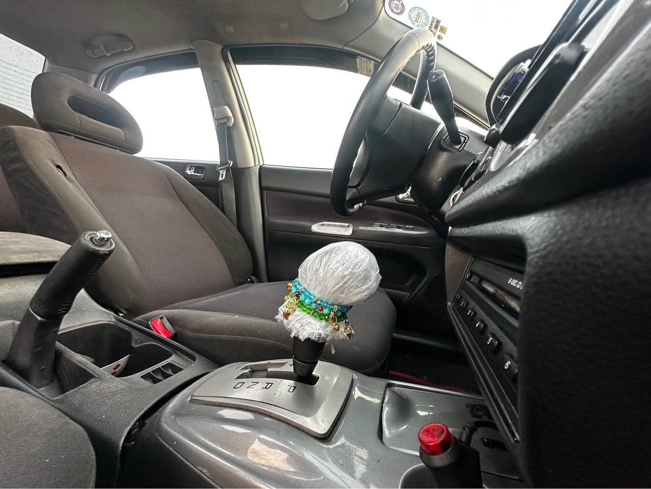 سەرەتا بە ناوی خوا

لانسەر ٢٠٠٧ بیلاد سپۆڕت ناو ڕەشی مواسەفات ئەمریکی سڵاید و ئەی بی ئێس سەیارەکە ٤ پارچەی بۆیاخە بێ ناو گرتن بۆیاخ تەنکە لە هەنێک شوێن هەڵی داوە دوای مەعمەلە پارەی مەسروفت بۆ ئەگەڕێنمەوە 
شوێن دەربەندیخان ژ.م *********** دار بنديهكان, السليمانية
