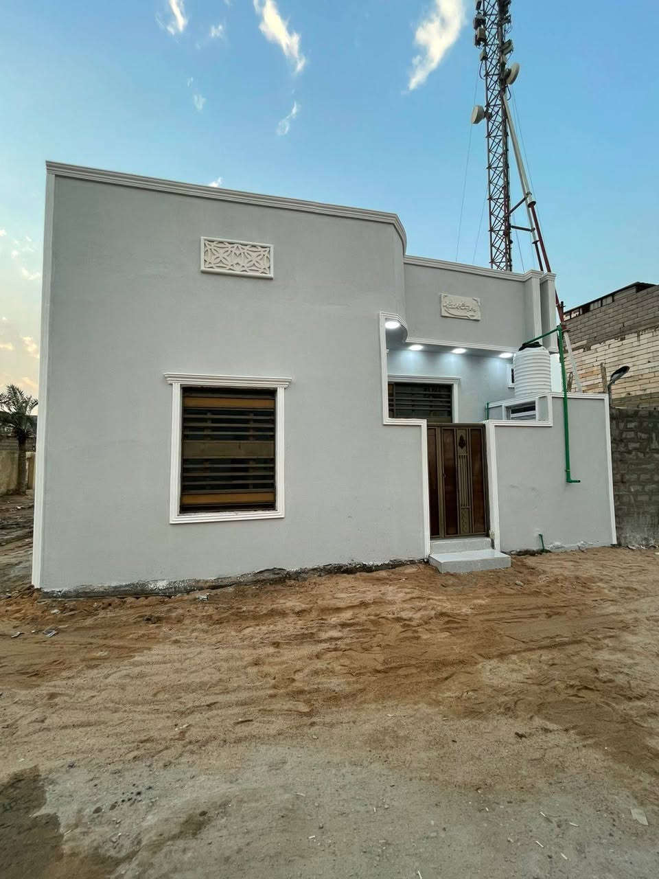 أسلام عليكم ورحمة الله وبركاته 🌹
اللاستفسار📲 ***********

دارين سكن للبيع 🏭
ماشاءلله عل ترتيب ونزاكه
مساحة كل بيت 100 مربع م
تريد واحد تريد 2
نوع العقار طابو زراعي
بأسم عراقي سند 25

لبيت لأول ركن على شارعين
ولبيت ثاني على شارع 10م
كافت لخدمات متوفره

كل بيت يحتوي
⬇️
دوانيه
وصاله
وغرف نوم 2
مطبخ
صحيات خارجي وداخلي

العنوان ابولخصيب
كوت ثويني غرب مدارس كوت ثويني الاهليه 

بيوت فارغات وجاهزات للسكن

تستلم بيتك عد لمكاتبه

تريد بيت أو تريد ثنين

سعر كل بيت 62 مليون وبي مجال
اللاستفسار 📲 ***********
