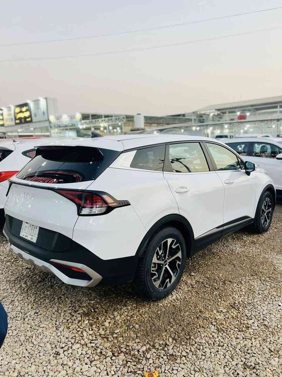 للبيع 23 سياره جديده مال جناي سياره مرقمه سياره داخل جلد بصمه رادارات تحكم ذاتي بيها هواي موصفات سياره حلوه ما متعوبه استفسار ***********
