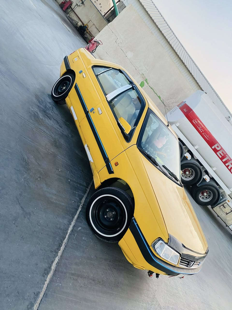 سلام عليكم بيجو ٤٠٠٥ مديل ٢٠١٦
السعر ٣٨ البصره ابو الخصيب 
***********
