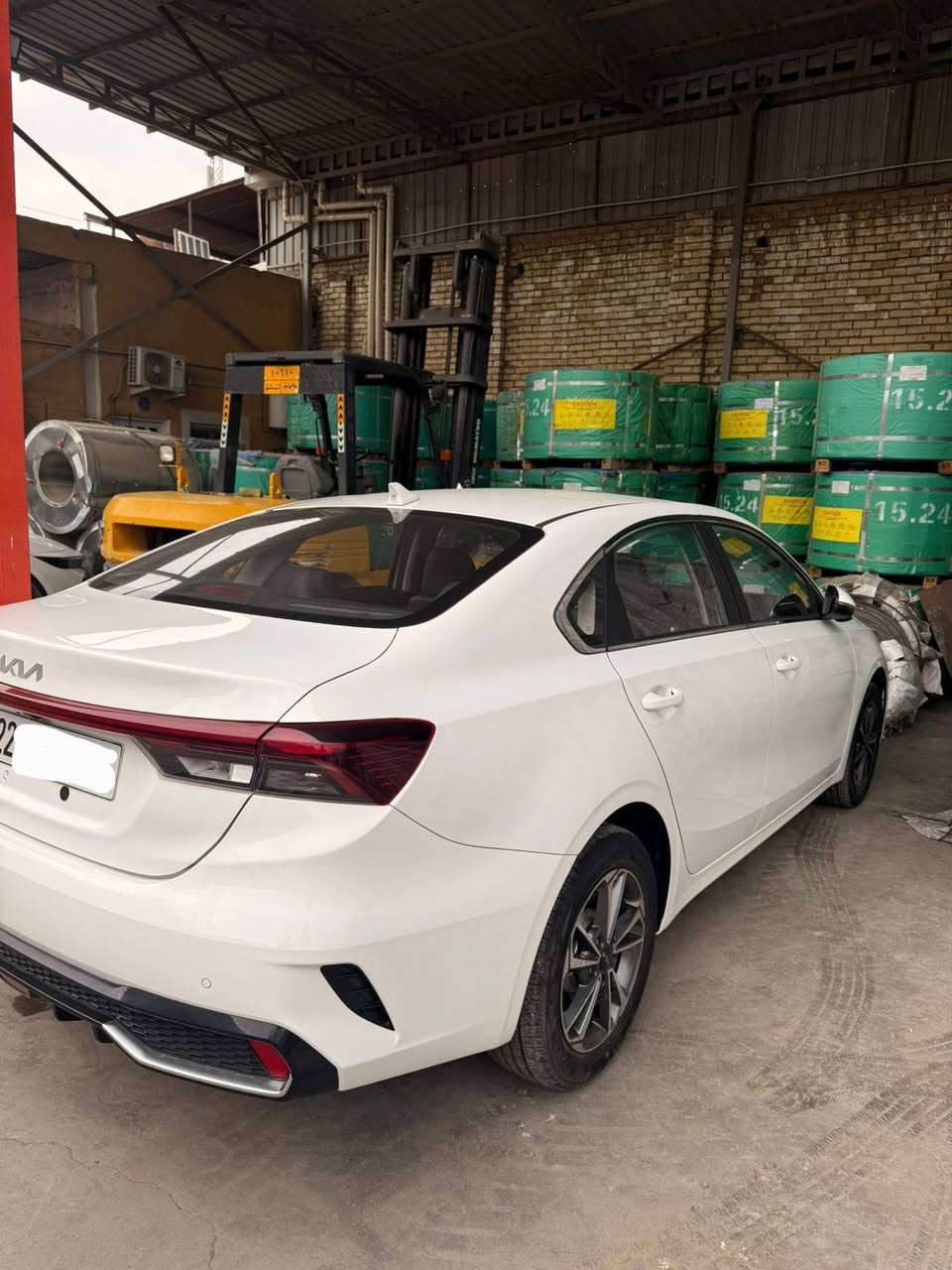 السلام عليكم كي ثري موديل ٢٠٢٤ ماشيه ١٧ الف السياره رقم اربيل بأسم شركه حالين بغداد شاره فلسطين جديده السياره مابيه بارد ولا صبغ السياره جديده فقط رصعه حصوه وحده بيه صغيره سعره ١٣٨ الشراي بيه مجال يتصل *********** ملاحظه للبيع فقط
