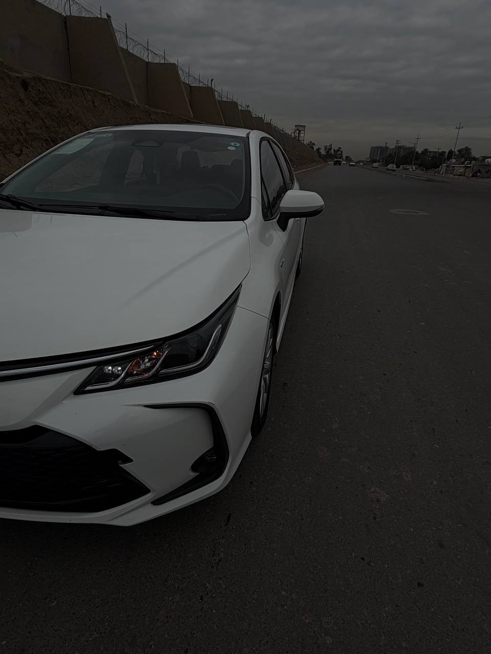 السلام عليكم ..كورلا هايبرد شكل الخليجي تجميع الصيني موديل 2025 رقم بغداد حرة بأسمي تحويل مباشر فول مواصفات 1/1 فتحة
بصمه 
محرك 1800 
رادار امامي خلفي 
تبريد قطعتين 
سايد بريك دكمة 
اوتو هولد
داخل جلد اسود 
وباقي مواصفات معروفه 
مكفولة كفالة عامة 
ماشية 12 ألف 
سعر 153 $وبيهه مجال بسيط مكاني بغداد حي الجهاد للأسفسار ***********
