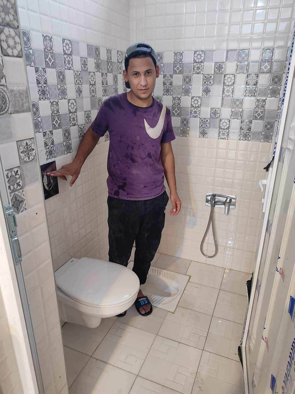 السلام عليكم تشطيب بيت 300م يحتو ع 4مجاميع صحيه +مطبخ بار +مطبخ حار  للاستفسار ***********عباس كاظم
