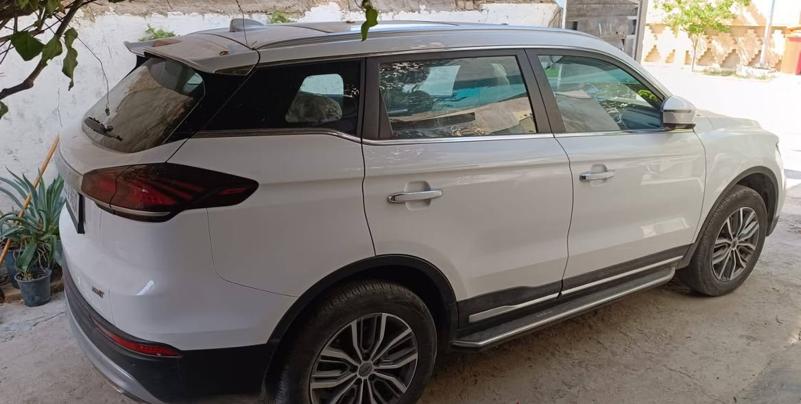 جيلي ازكارا موديل 23
( ماشية ١١ آلف كيلومتر فقط)
 – رقم بغداد إنكليزي، هزة جديدة 2025

⚡ محرك فولفو 1.5 تيربو – 177 حصان / 290 نيوتن.متر
🛡 10 إيرباك + 4 كاميرات محيطية 360°
 + رادارات  360° + مثبت سرعة تفاعلي وقيادة شبه الية
🖥 شاشة 13 إنش تدعم العربي + (٨ سماعة محيطية)
🛋 جلد نابا فاخر (لون عسلي) + بانوراما + تبريد قطعتين مناخ منفصل بالتحكم
🌟 دخول ذكي  + قفل تلقائي + أوتو هولد +ثلاجة صغيرة بالتجوة الوسطية

🌐 اطار وويل كب 18 إنش + مرايا كهربائية قابلة للطي +المرأة الوسطية تعتيم تلقائي Auto Dim
ترحيب ذكي بالانارات مع غلق النوافذ والبانوراما اوتوماتيك عند الغلق .،فتح الابواب بالاقتراب من السيارة اوتو .. اربع جامات اوتو وفتحة بانوراما اوتو 

سيارة رزانة وسريعة واقتصادية ومريحة بالقيادة وتنسى شي اسمة ادوانز باقسى ظروف القيادة وتبريد ما شاء الله ثلج
السعر 135

📞 ***********
