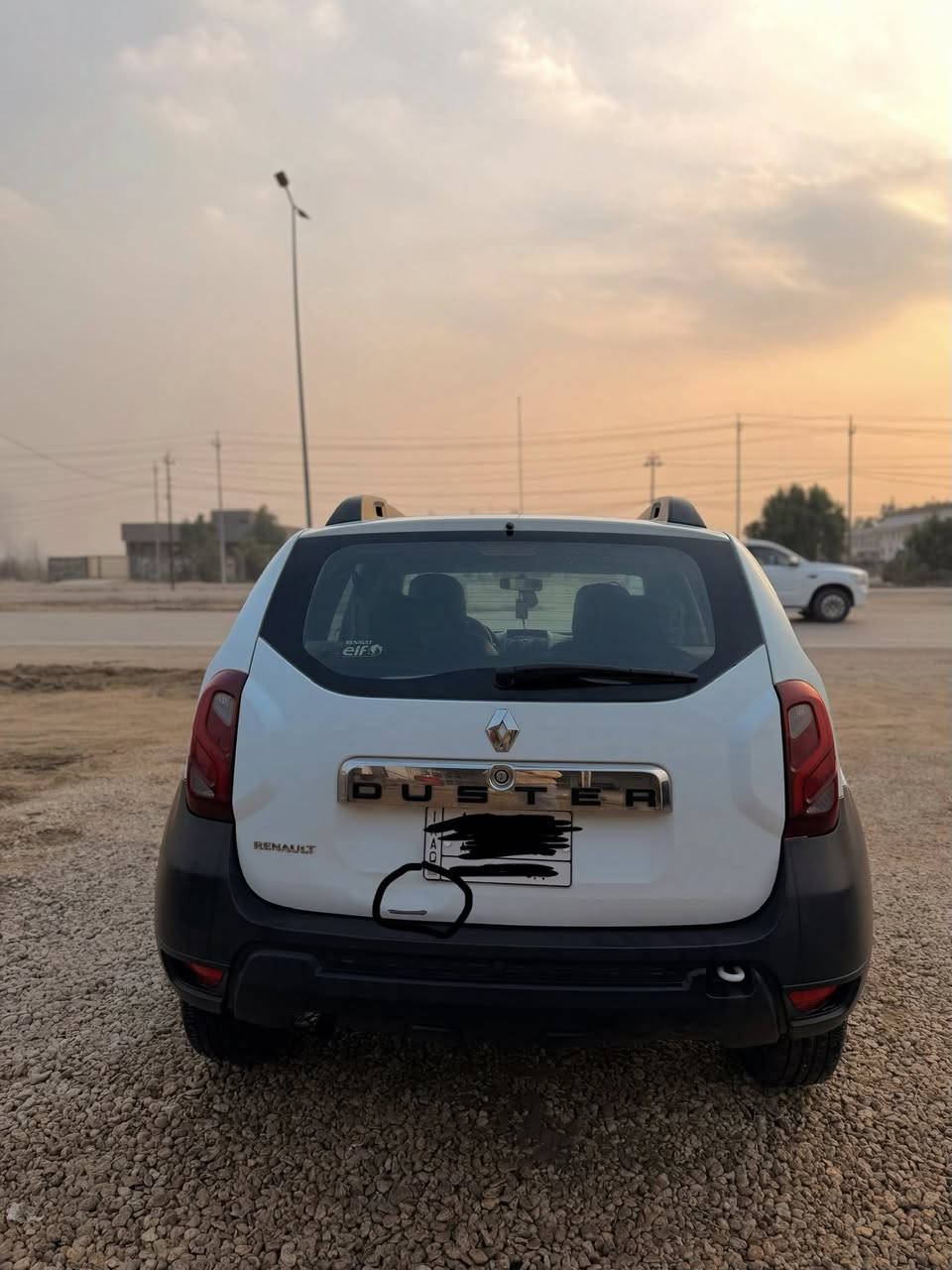 رينو داستر  موديل 2018 وكاله
محرك 2000 المرغوب

ماشيه ٨٥ حقيقي

نضيفه جدا 

ع ايد وحده لسياره ممتعوبه 

مكفوله من لصبغ وتبديل قطره صبغ مابيها 

بدون دواخل وايرباك كله وضع شركه

بيها فقط طختين بسيطه ع وضعها ابيعها 

سبيرها مانزل من مكانه ابد بعده جديد مال شركه

تايرات تخم جديد

مكانها بابل 

رقم الاتصال 

***********
