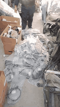 القزاز لتجارة قطع غيار السيارات الأمريكية الحديثة 
بغداد الباب الشرقي كم الارمن نزلة سريع محمد القاسم 
***********
***********
