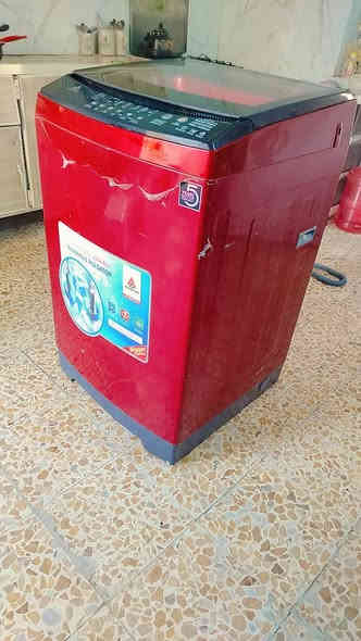 غساله نوع الحافظ الكوري الاصلي لون ماروني  حجم ١٨ كيلو فول اوتماتيك مستعمله شي بسيط بعدهي بنايلون مكفوله من الشخط تحكم عربي وانكليزي يعني استخدامه جدا سهل تجي تفحصه بيدك تغسل بيها اليعجبك وتاخذه وتروح وذا معجبك غسلها عوفه وروح العنوان بغداد الطالبية قرب كلية لادارة ولاقتصاد الاستفسار ***********
