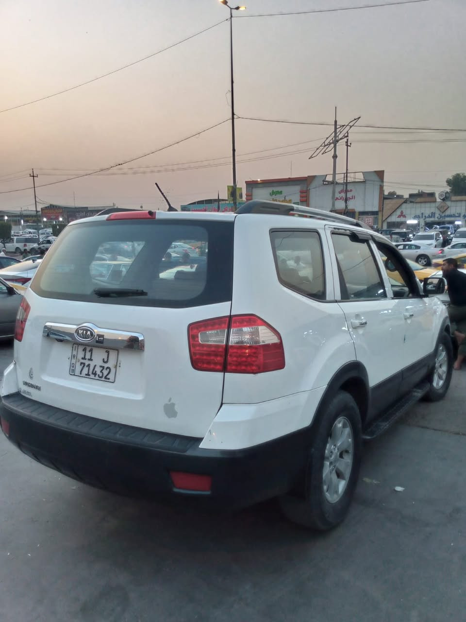 🚘 كيا موهافي [2010] - نظافة ومواصفات 🚘
للبيع كيا موهافي لون أبيض
🔹 المواصفات:
✅ فتحة سقف.
✅ دواخل جلد بيجي وكالة.
✅ فور ويل (4x4).
✅ تبريد مركزي.
فول مواصفات للاخير
💵 السعر: 130 ورقة 
(والسعر بي مجال للشراي 
🔢 الرقم: بغداد
📍 الموقع: بغداد
📞 للاتصال: ***********
