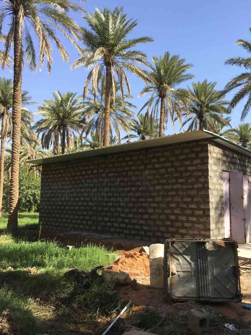 تم بفضل الله انشاء سقف مخزن من سندويج بنل طول١١ متر والعرض٦ متر في هيت عميره بسعر المتر ٢٢ الف اتصال***********
