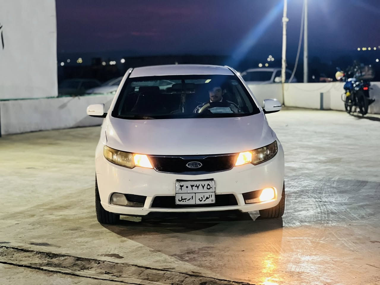 السلام عليكم ورحمة الله وبركاته
سيراتو 
موديل 2013 
ضررها ثلاث قطع بدون اي داخل موضح في سونار 👇
سياره جديده طخم تاير جديد ويل كب سياره جاهزه 
سعر تواصل عبر الهاتف او عبر خاص ***********
