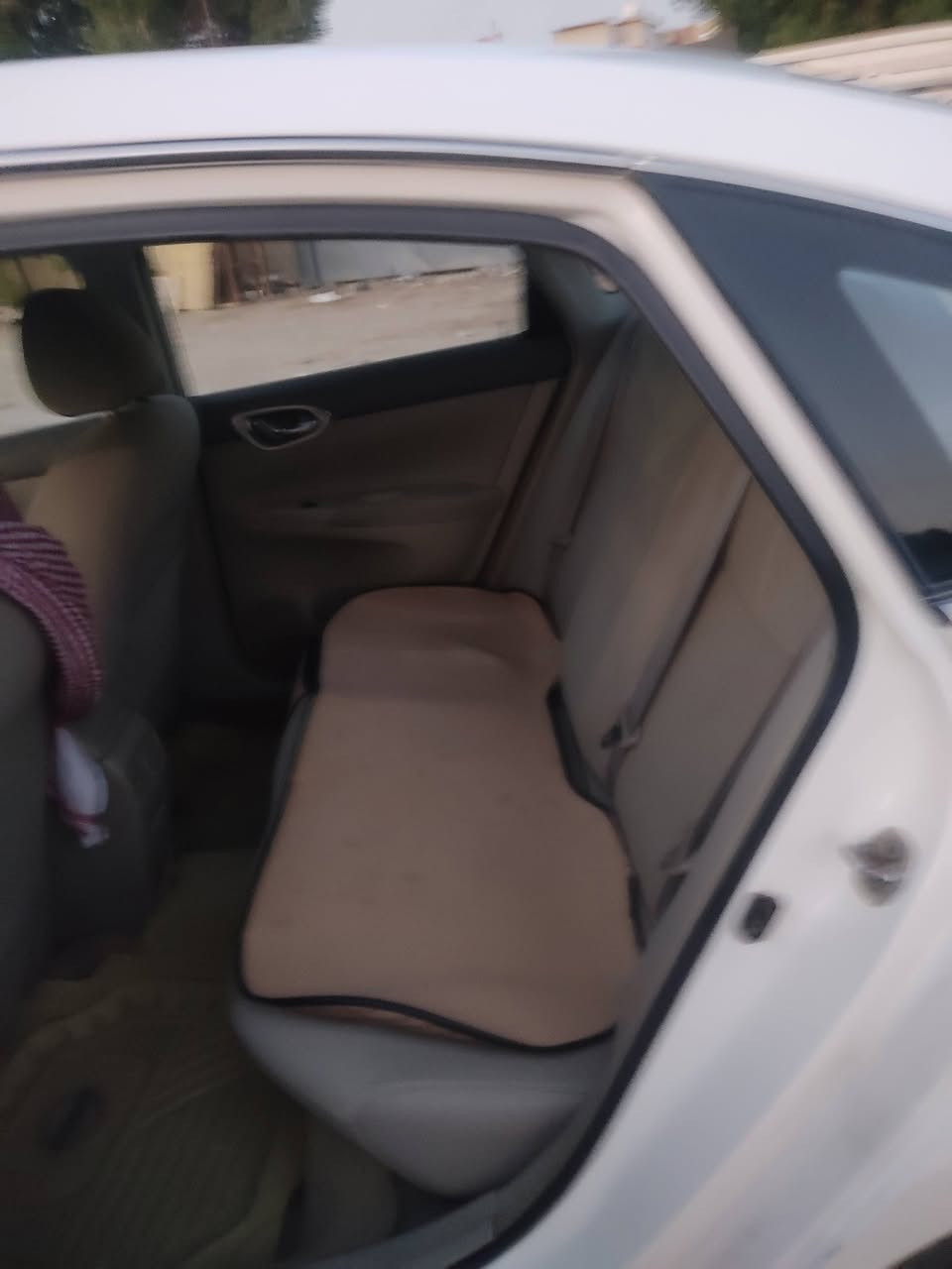 نيسان سنترا خليجي موديل 2018 بدون حادث فقط الجاملغ الخلفي طخه صغيرة ومصلح ومصبوغ  وبقية السيارة مكفوله مكان السيارة بغداد بيع او مراوس حسب القناعه مطلوب 110 للاتصال ***********
