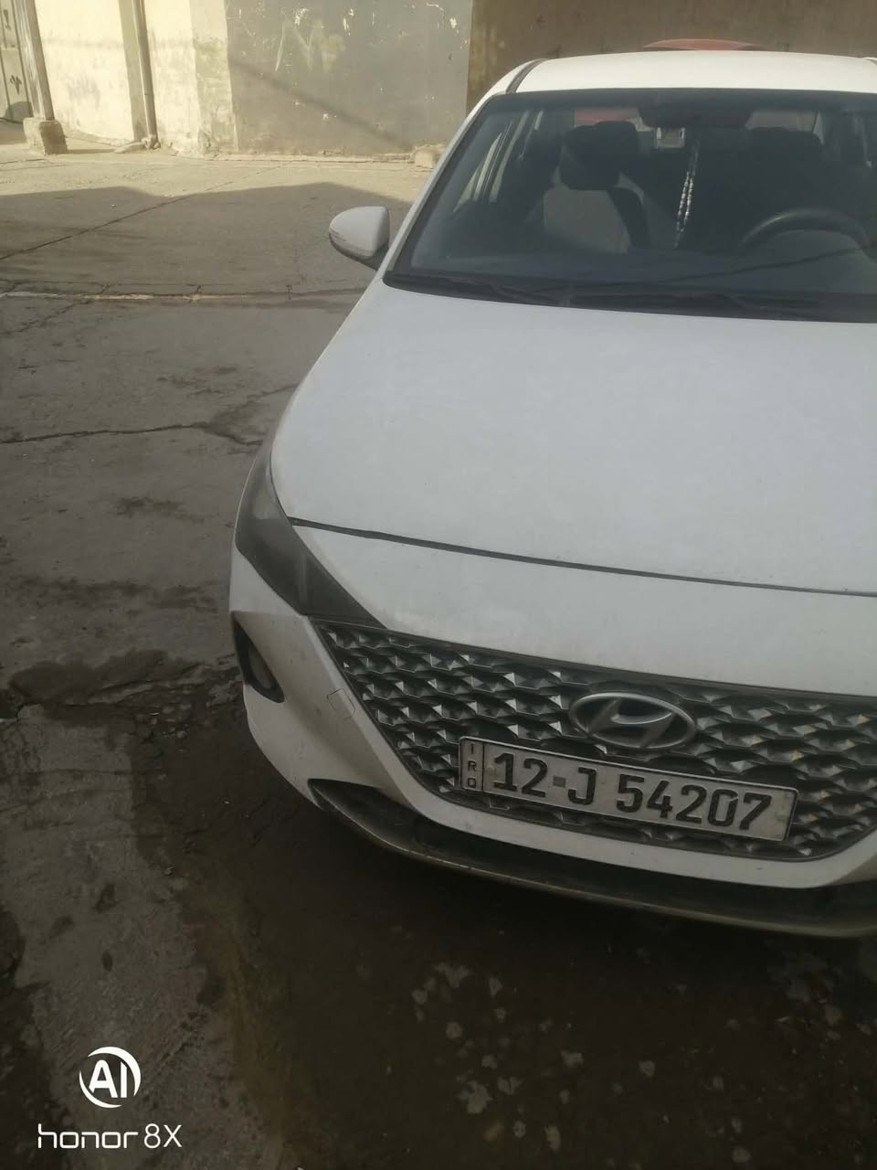 اكسنت 2022 خليجي بسمي محرك 1400  بيها قتعتطين و بل باب السياق و الي وره شوي صبغ خارج مو هين السعر 120 و بيها مجال العنوان موصل الايسر ***********
