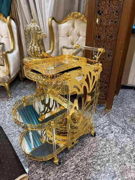 تخم مصري 10 مقاعد جديد استعمال قليل جدا تخم مع عرباتة تقديم مع دلة كبيرة مع سلة تقديم
سعر مناسب جداً 
العنوان السيدية 
الاستفسار ***********
