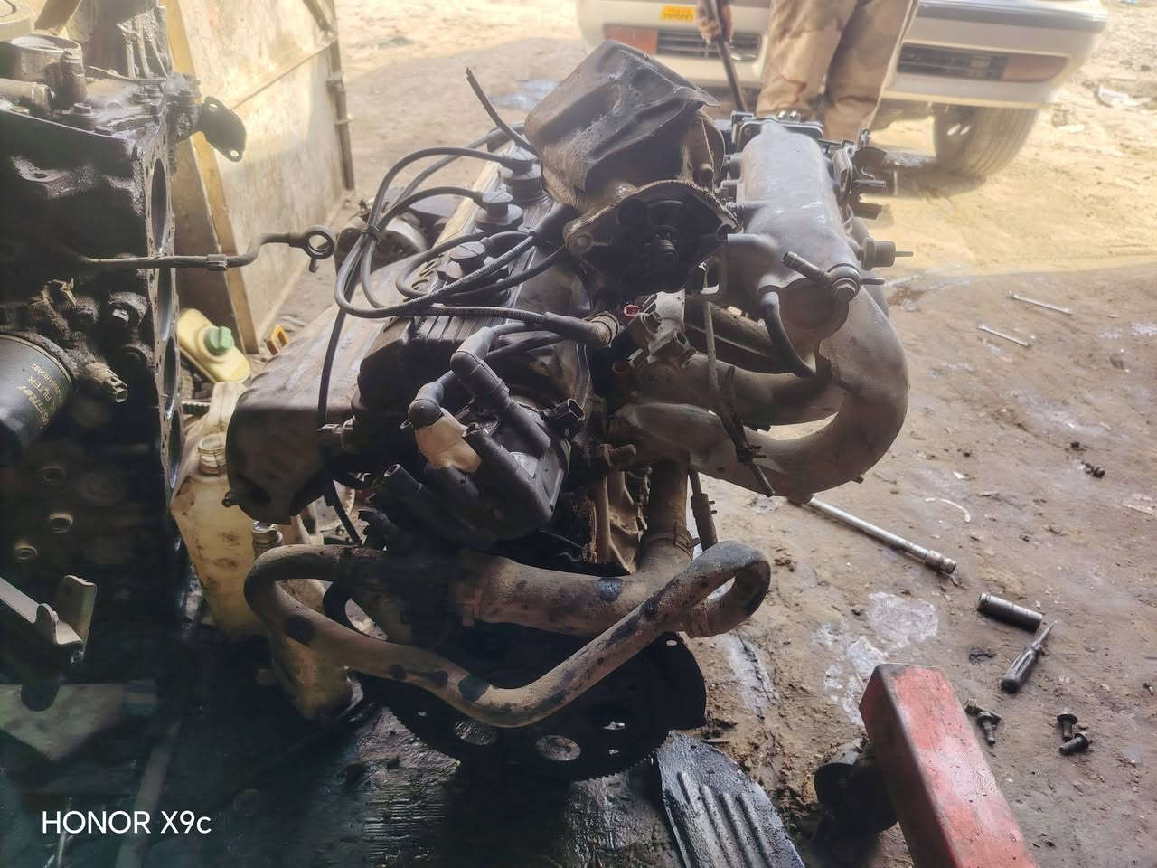 السلام عليكم ورحمة الله وبركاته للبيع مكينه ٤ونجي هيه وتفراته وعقله بدون ضفير مكان ذي قار الشطره ***********
