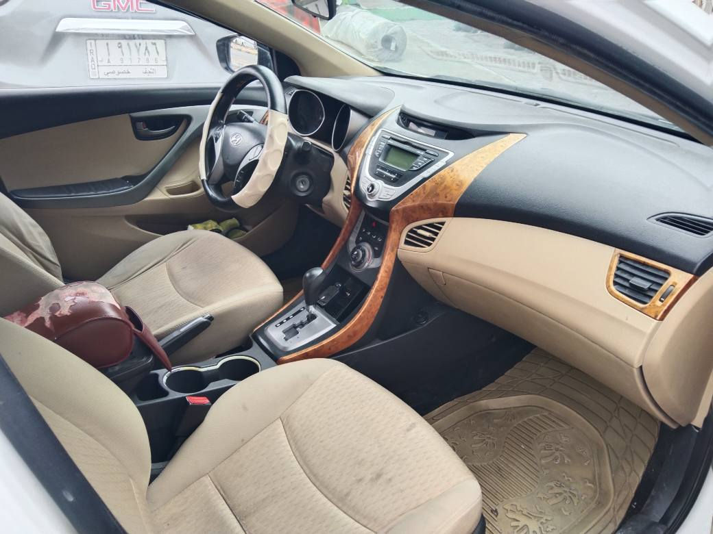 سلام عليكم.النترا 14 خليجي 1600 جاهزة من كلشي مكينة گير حدادية تبريد تدفئة كهربائيات مكفولة من الضربة بيهة صبغ بنيد اثر تگشير وتكيلات 
رقم اربيل وكالة او تحويل مكانهة نجف السعر 110
*********** النجف, العراق
