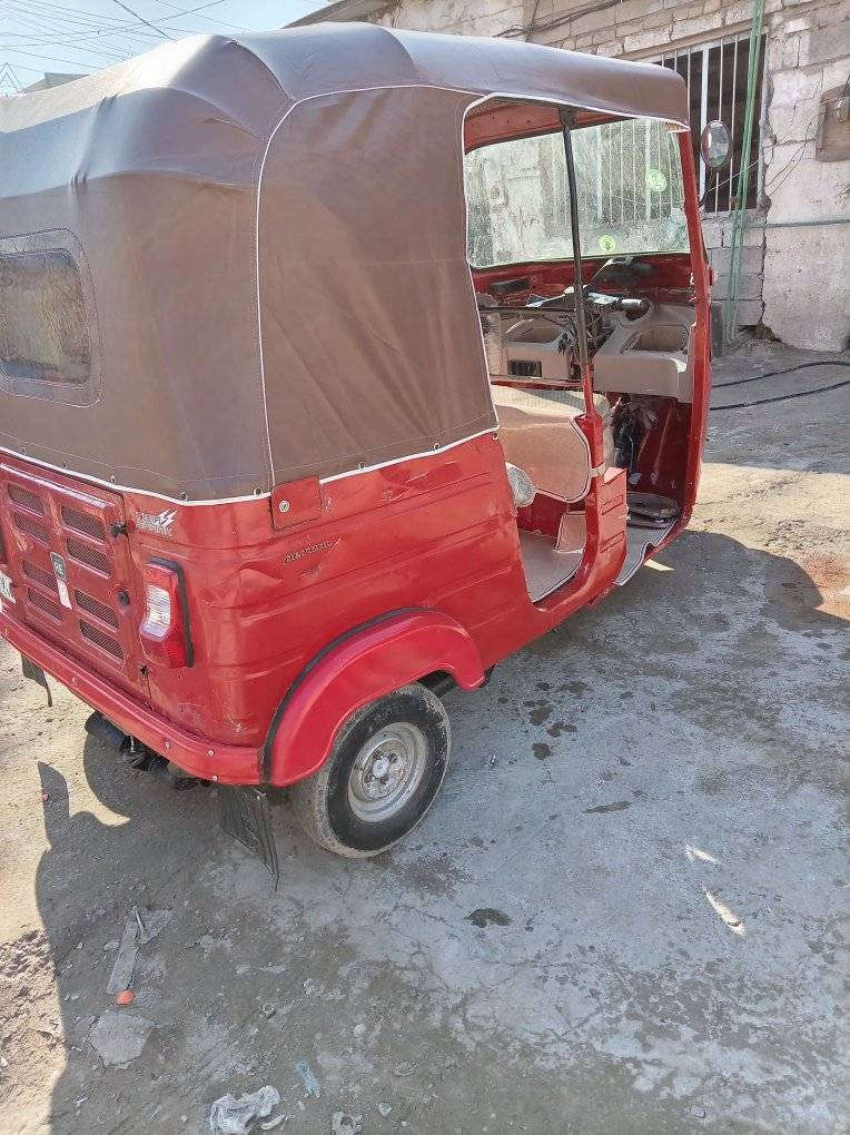 تكتك للبيع موديل ٢٠١٩ العنوان بوب الشام قرب جامع الساده الطول سعرها ٤٢٠٠ الاتصال على الرقم *********** أوراقها المصطفى
