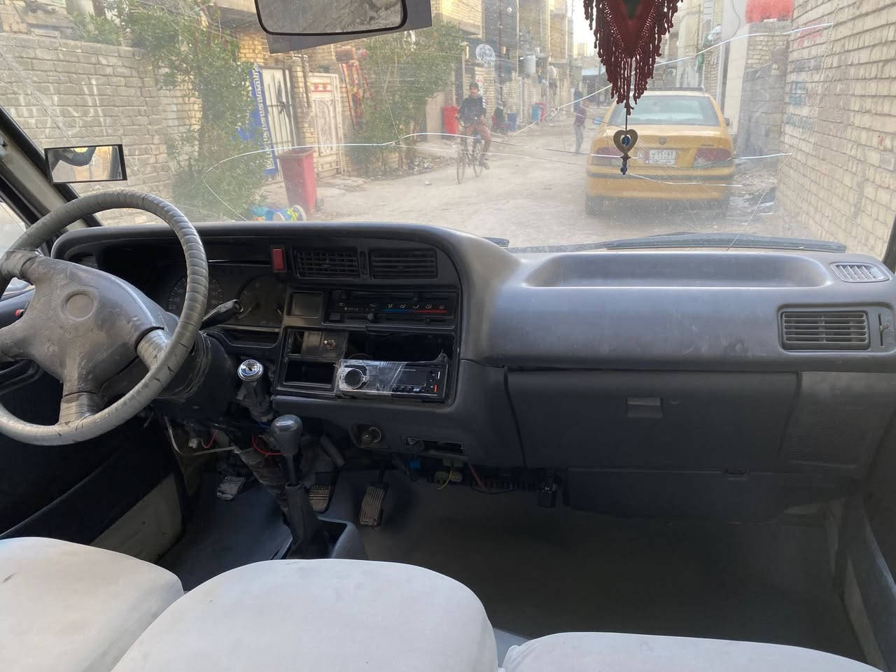 جنبي 2010 بدون راعي أتكفل سرقه  سنويه عضم  مكينه تجفيت جديد تخم تاير كامله  سعر 23  
***********
