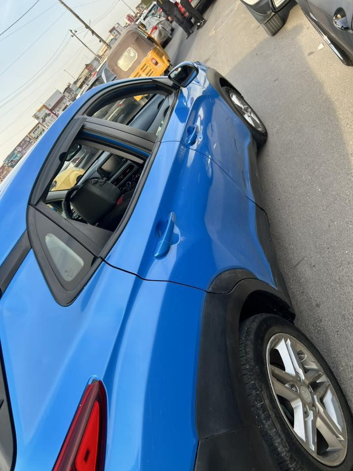 السلام وعليكم كونه 2019 سياره نضيفه حلوه  كير مكينه جديده على وضع الشركه  رقم بغداد مكاني بغداد (مكلف بل نشر  )  رقم صاحب السياره ***********
