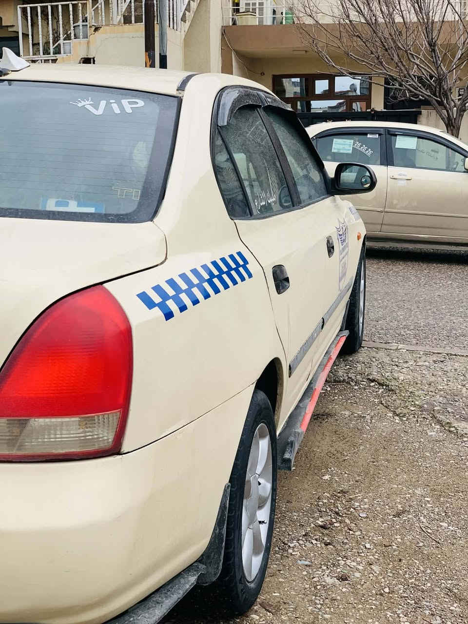 سەرەتا بە ناوی خوا
هۆندا تەکسی ٢٠٠٢

ئەم گوڵە جوانە بۆ فرۆشتن 

ماڵی کەسابەت

٤ جام کارەبا

کامل سپۆرت

ڕەقەم عەسڵی

ناو زەرد

ئێرباگی سوکان و داشبۆرد

گێڕ و مەکینە بە شەرتی ١٠٠ فیتەر بێ دوکاڵ و بوخار

بێ تەقەو ڕەقە

پلێتی تازەیە بەس سەنەوی ساڵێکە بەسەرچووە بە شەرتی تەحول و غرامە

٤ تایەو ویلی لۆک ویلی هەولێری

ناونیشان سلێمانی 

 ***********

ڤایبەری لەسەرە

سعری ٧٢ گاڵاو کەمێک معامەلە
