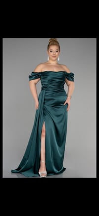 قياس ٤٤ • ملابس