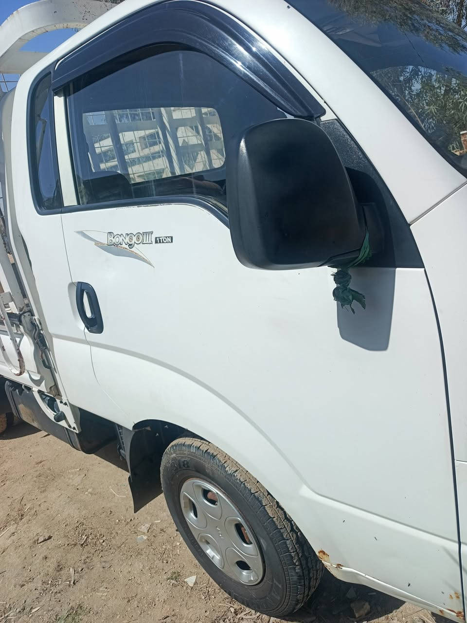 سلام عليكم سياره كيا 2011 كفاله عامه ما عدى الدوسات محرك 3000 تبريد شغال جديده بمعنى الكلمه وتخم تاير كوري حداديه جديده السعر 110 وبيها مجال ***********
