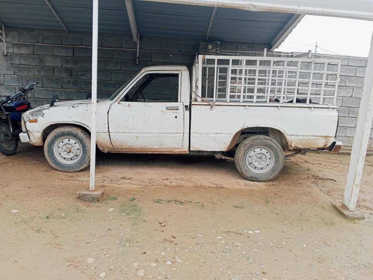 للبيع
بكم ثمانين 80
 سياره جاهزه  مجهزه شايله حالها
محرك شرط
كير شرط
شاصي شرط
رقم تأميم
شرعيها منالقراج
شرط التحويل
السعر 17 وبيه مجال
للاستفسار اكثر اتصل
***********
