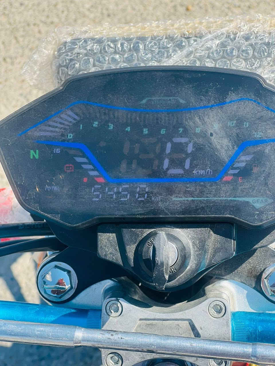 ياألله🤍🤲
السلام عليكم ورحمه الله وبركاته 
 ايراني  نضافة كدام عينك
لون  مميز اسود
 محرك(200)حقيقي
موديل(2026)زيرو على وضع الشركة
  صالنه كاتم
غير متواجد خاص •••• 
للاستفسار...***********
مكاني فلوجه اشهابي السعر 950
